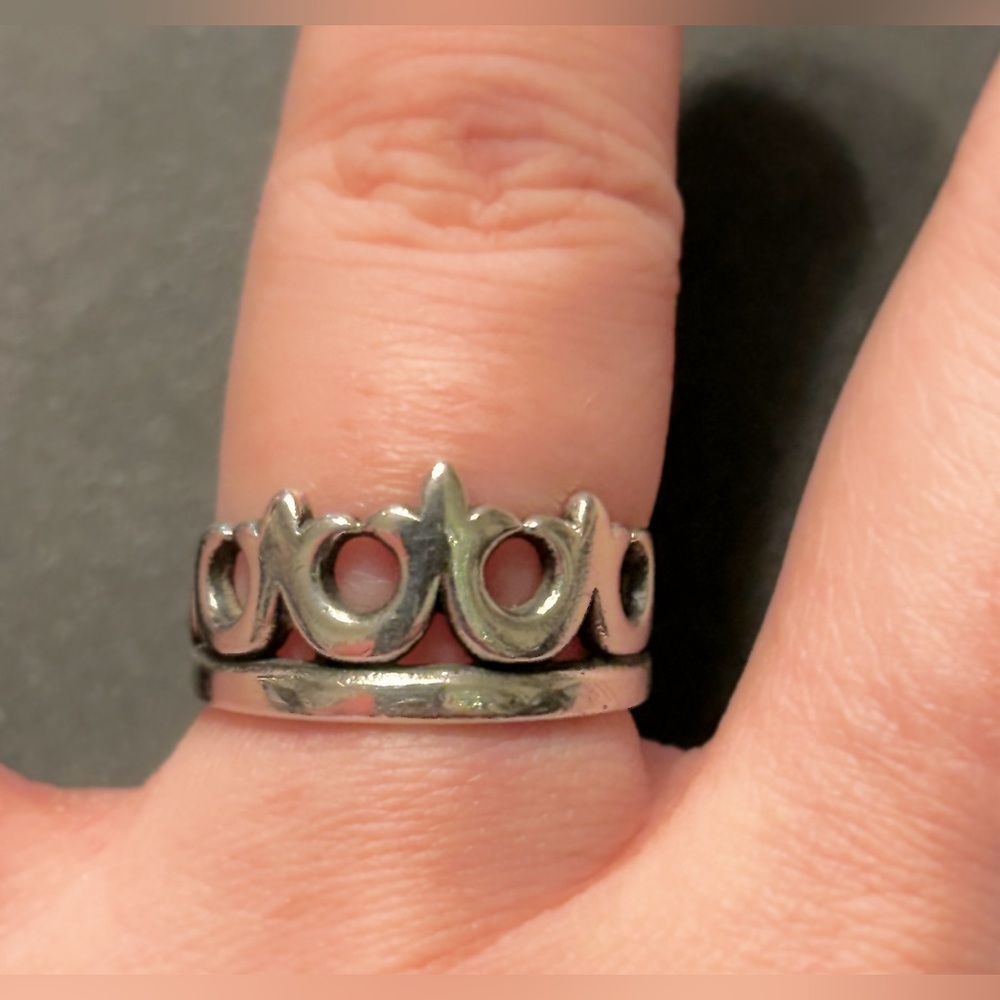 Retired James Avery Crown Ring